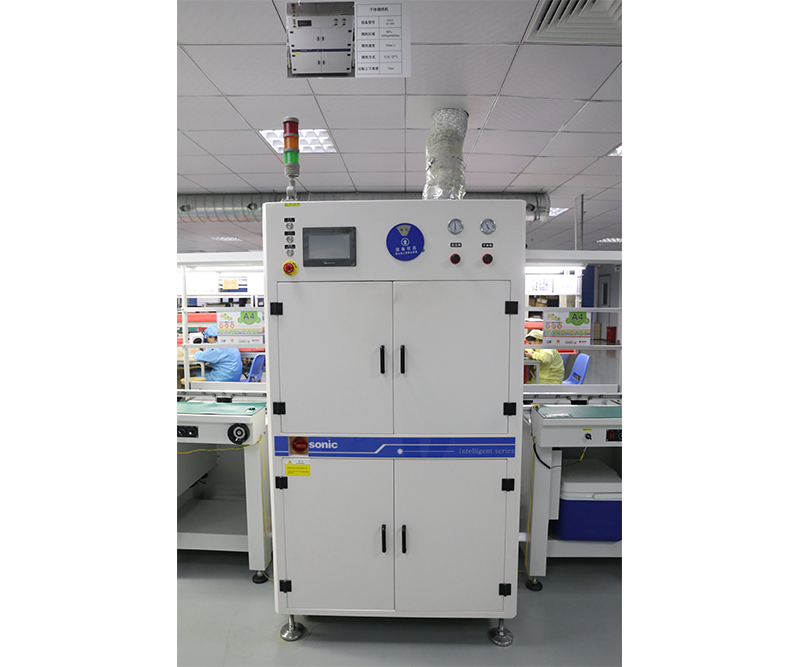 Dry ice cleaning machine